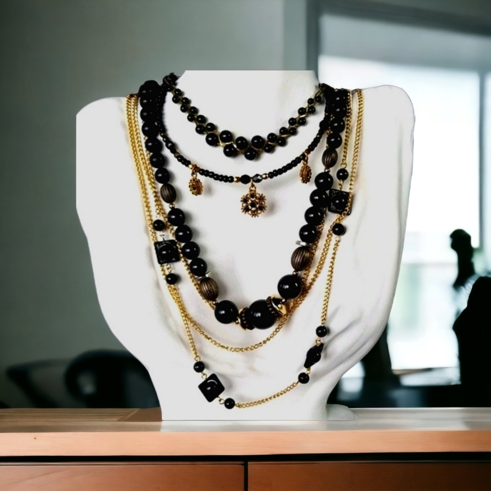 Vintage Elegant Black and Gold Jewelry 9 Piece Resellers Lot - Picture 4 of 13